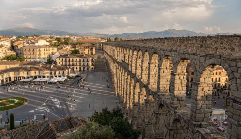 how to get to segovia from madrid