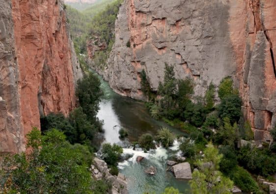 How to get to Montanejos hot springs from Valencia by bus