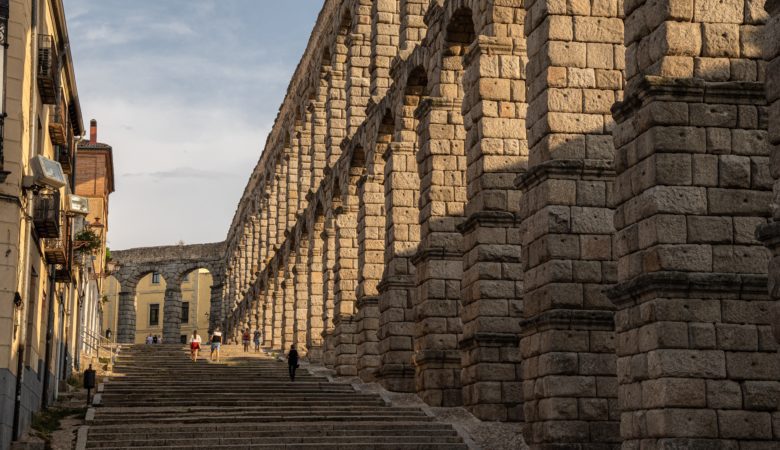 Segovia Aqueduct facts
